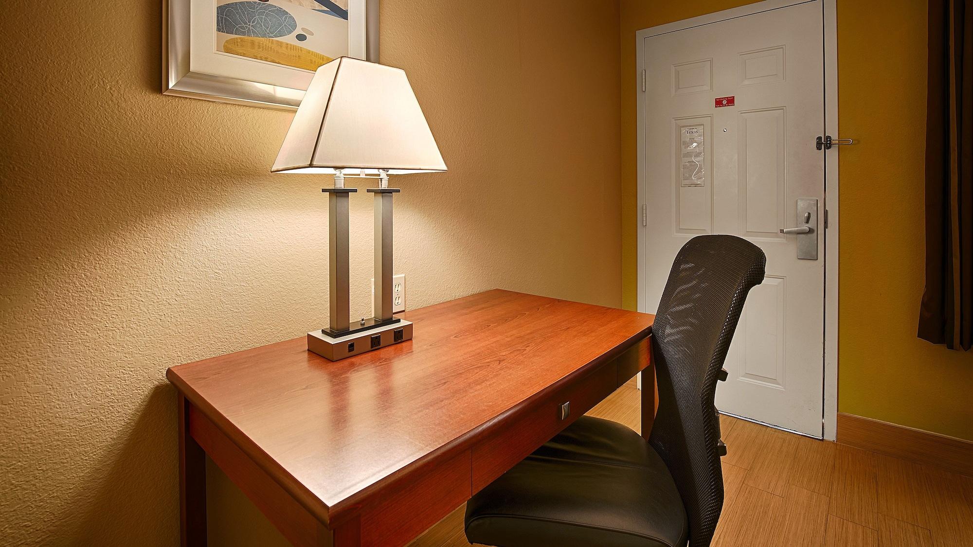 Best Western Brentwood Inn Extérieur photo