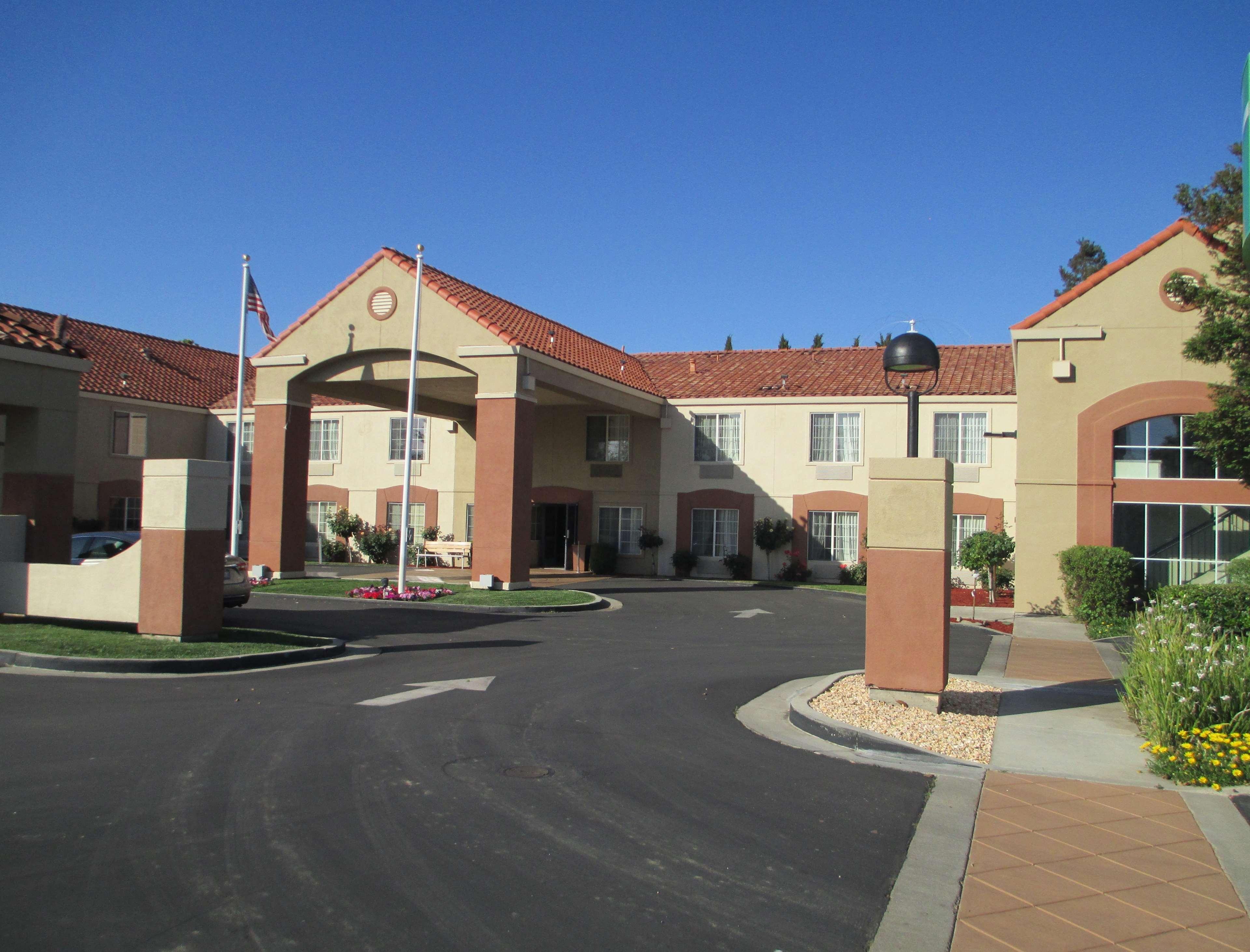 Best Western Brentwood Inn Extérieur photo