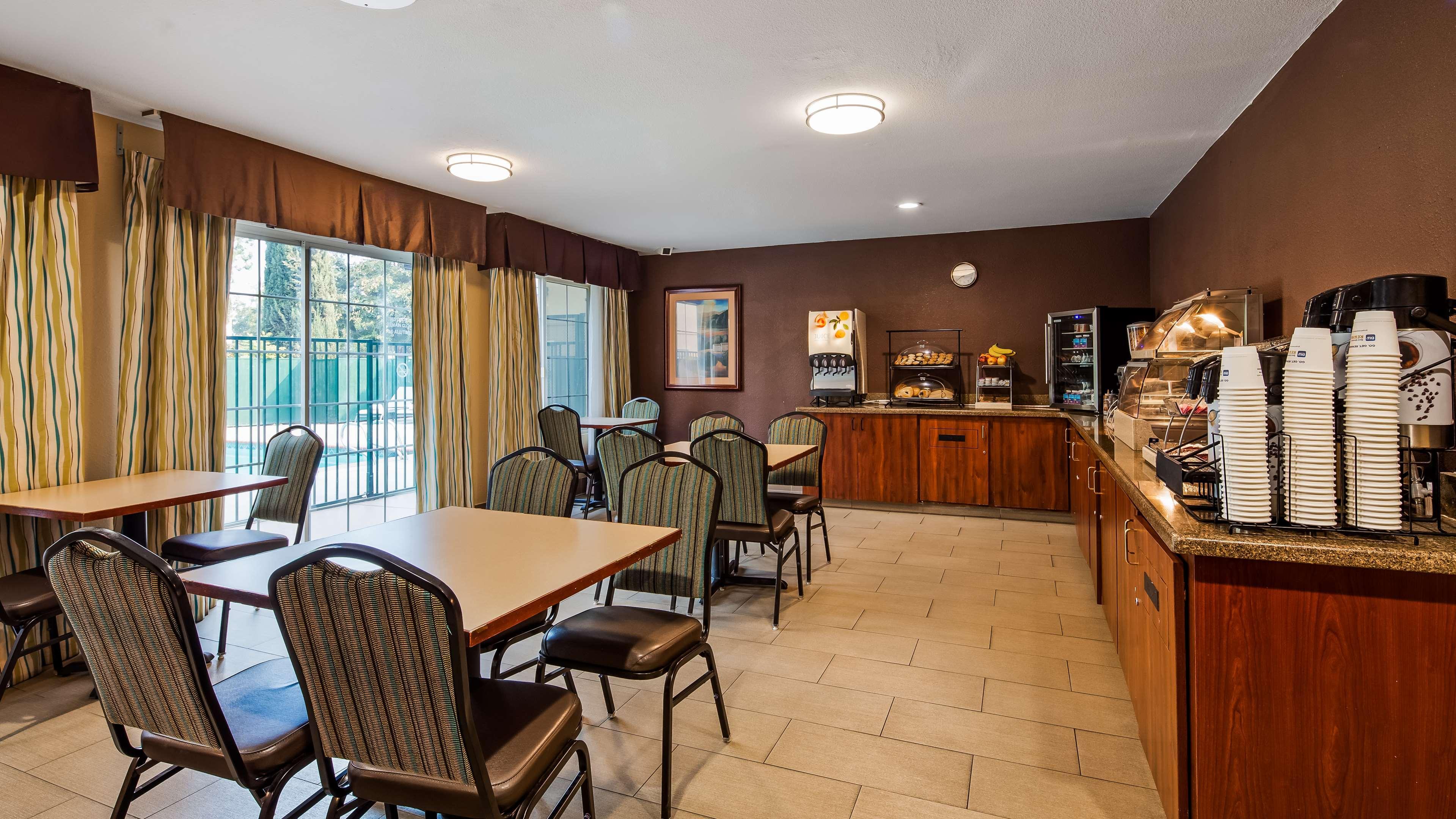 Best Western Brentwood Inn Extérieur photo
